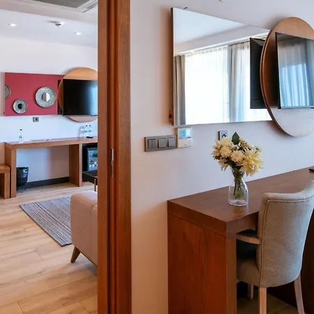 Hotel Maison Vourla 3*