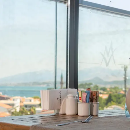 Maison Vourla 울라