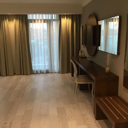 Maison Vourla 호텔 3*