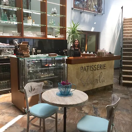 Maison Vourla Hotel 3*