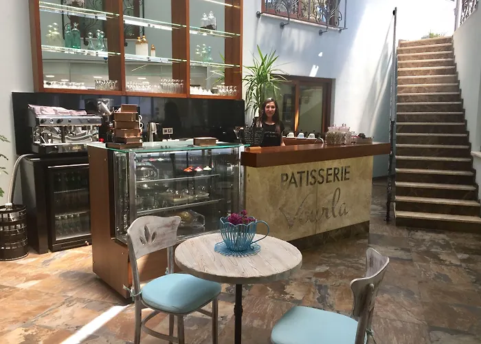 Maison Vourla Отель 3*