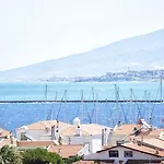 Hotel Maison Vourla 3*