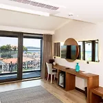 Hotel Maison Vourla