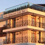 Hotel Maison Vourla