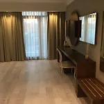 Maison Vourla Hotel 3*