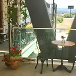 Maison Vourla Hotel 3*