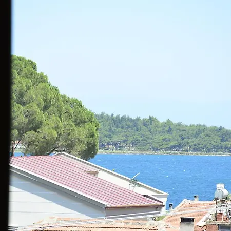 Maison Vourla 3* أورلا