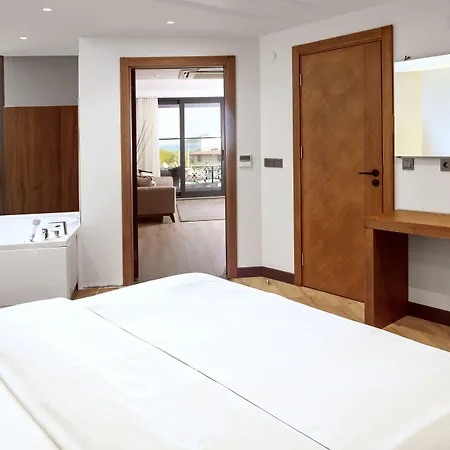 Maison Vourla 3*